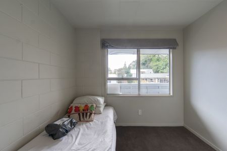 Two Bedroom Unit Close to City Centre - Photo 5