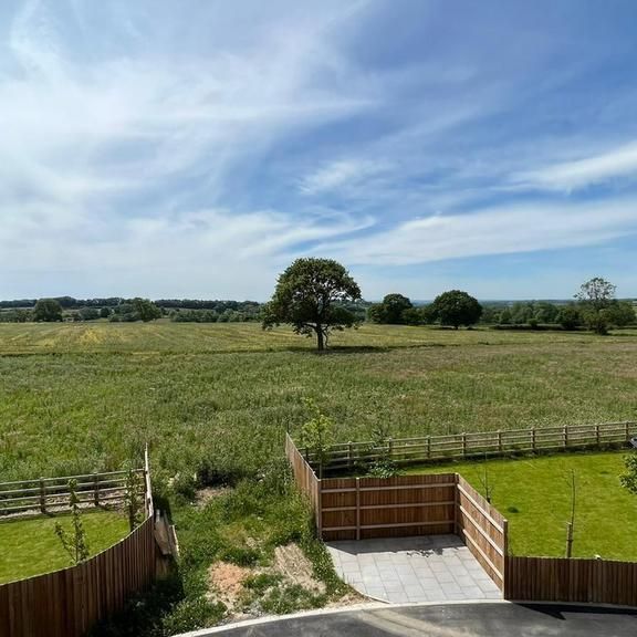 5 bedroom detached house to rent - Photo 1