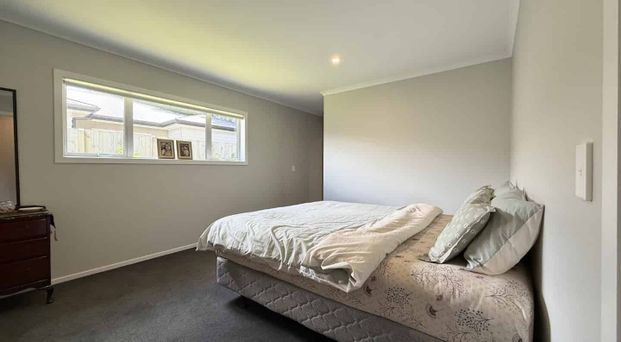 Modern 3-Bedroom House in Wainuiomata - Photo 1