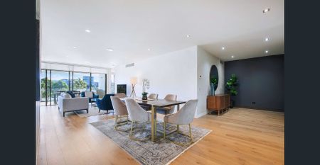 Luxury Riverfront Living on Large Scale! (Fully Furnished) - Photo 4