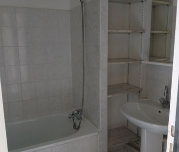 Location Appartement 2 pièces 51m² TROYES 10000 - Photo 2