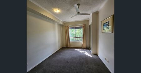 1731/2-10 Greenslopes Street, Cairns North, Qld 4870 - Photo 4