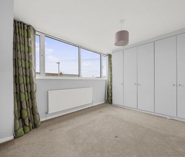 2 bedroom semi-detached house to rent - Photo 5