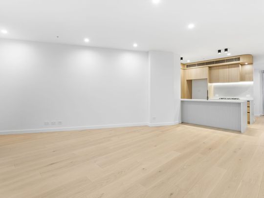 Brand New Luxury 3-Bedroom Apartment in the Heart of West End - Photo 1