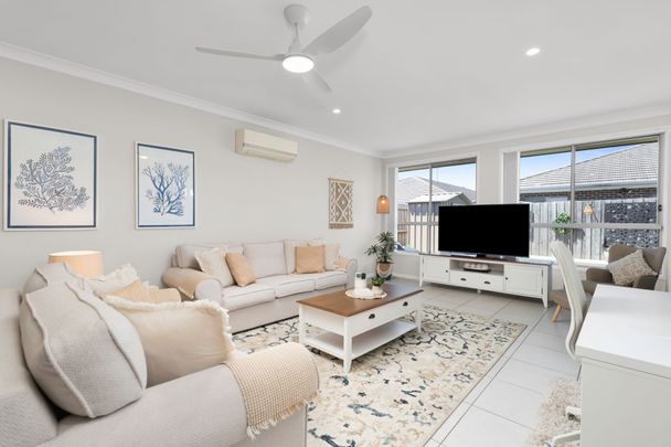 Modern Open Plan Living - Photo 1