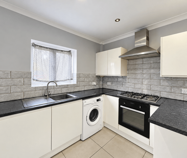 3 bedroom detached house to rent - Photo 5