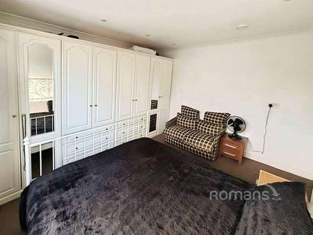 Cumberland Avenue, Basingstoke, RG22 - Photo 3