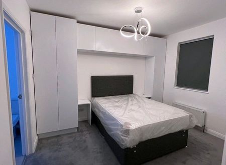 Room in a Shared House, Wood Street, E17 - Photo 5