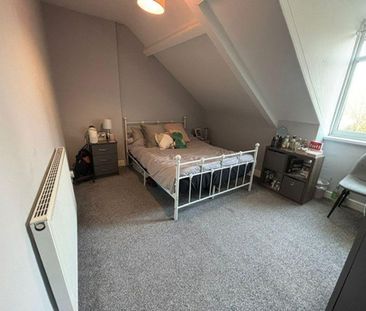 1 bedroom in a flat share to rent - Photo 3
