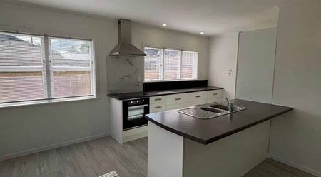 Freshly Renovated and looking fantastic! - Photo 5