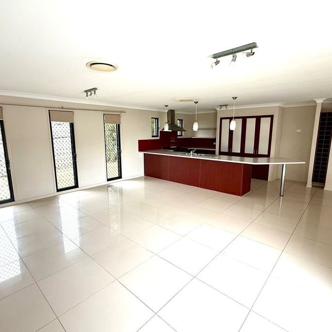 Stunning Coomera Waters - Photo 1