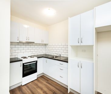 14/122 Henderson Road, Crestwood NSW 2620 - Apartment For Rent | Do... - Photo 2