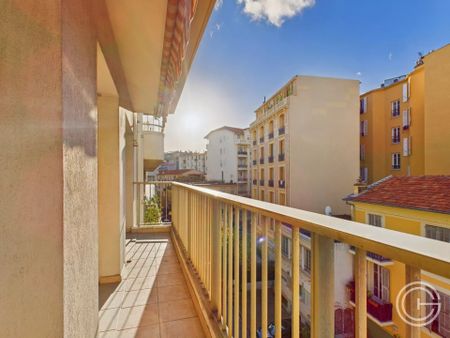 Location Appartement 3 pièces 66m² NICE 06000 - Photo 2