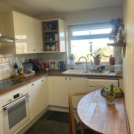 Room in a Shared Flat, Southcoute Road, RG30 - Photo 4