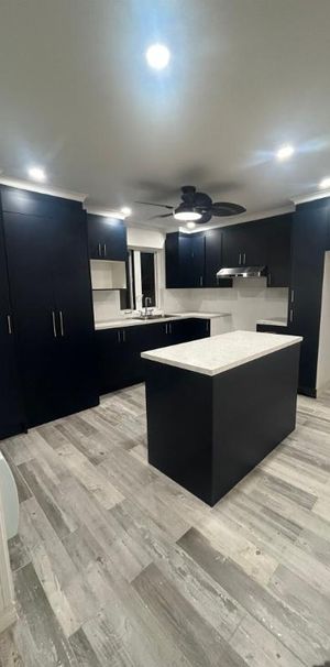 🌟 4½ NEUF RÉNOVÉ au grand complet- 2e étage - 1500$/mois CA🌟 - Photo 1