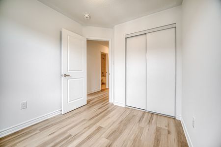 For Lease - 53 Pearen Lane, Barrie, Ontario - Photo 5