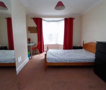 8 Bed - Beaumont Road, Plymouth - Photo 4