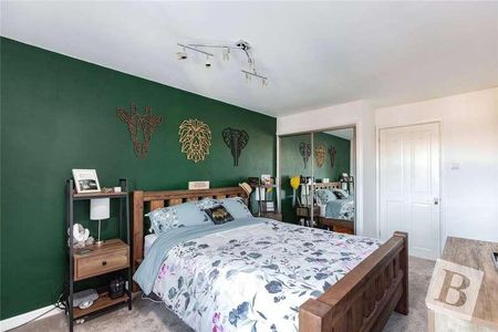 Alderney Gardens, Wickford, Essex, SS11 - Photo 3