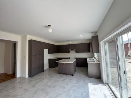 For Lease - 1099 Cole Street, Innisfil, Ontario - Photo 3