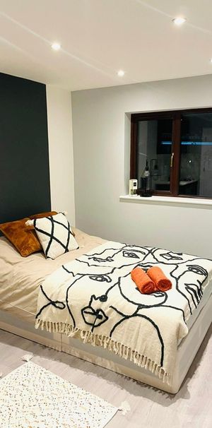 Studio Flat, Hilda Road, E16 - Photo 1