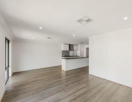 Perfect Family House in Quiet Neighbourhood at the Heart of Kwinana! 15 Minutes Drive to Costco! - Photo 3