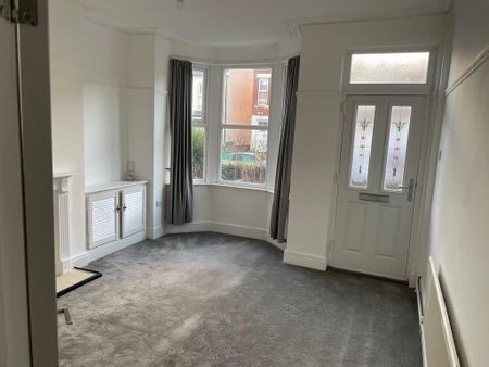 2 bedroom end of terrace house to rent - Photo 3