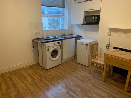 Studio to rent - Photo 2