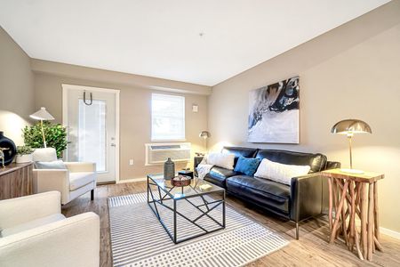 One Bedroom One Bath - Photo 2