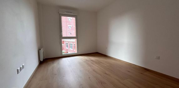 Location Appartement 3 pièces 75m² ARMENTIERES 59280 - Photo 2