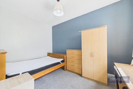 3 bedroom House To Let - Photo 3