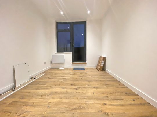 Victoria Road, Aldershot, Hampshire, GU11 - Photo 1
