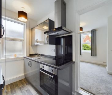 1 bedroom apartment to rent - Photo 2