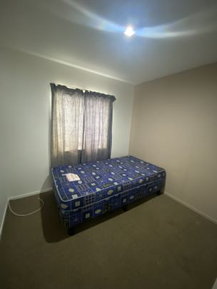 This conveniently located two-bedroom unit puts you just minutes from key Hamilton destinations. - Photo 1