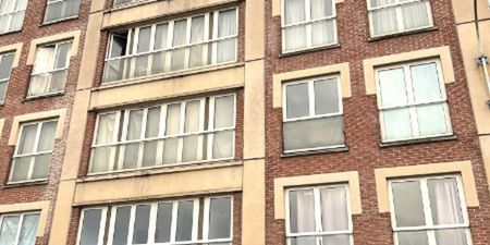 Studio te huur in Kortrijk voor € 575 met 1 slaapkamer - Photo 2