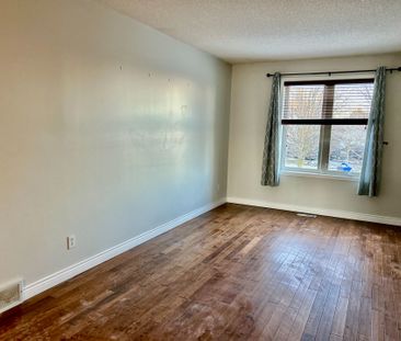 For Lease - 14 Old Orchard Glen Unit# Upper, Woodstock, Ontario - Photo 2