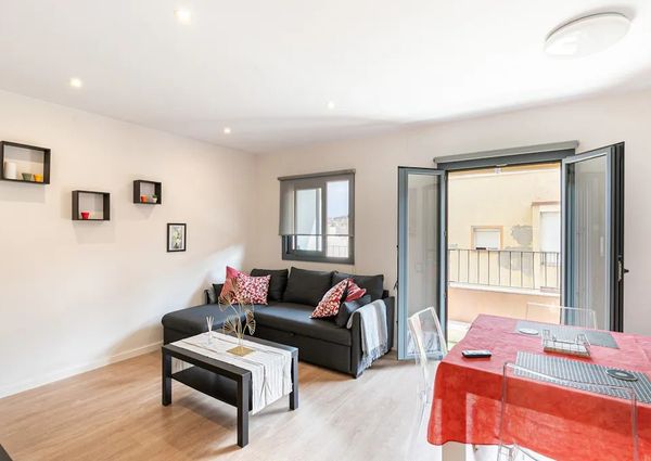 Carrer de Travau, Barcelona, Catalonia 08031