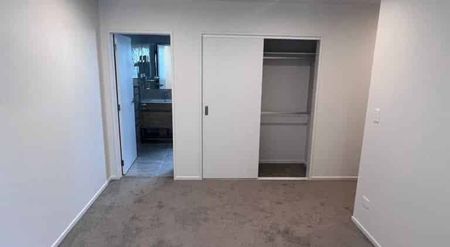 Spacious 3-Bedroom Townhouse for Rent – Available from November - Photo 2