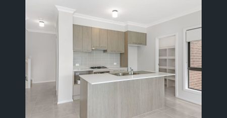 Free-standing spacious 4-bedrrom family home - Photo 3