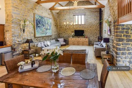 3 bedroom detached house to rent - Photo 2