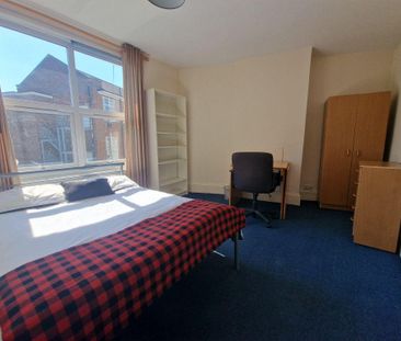 3 bedroom flat to rent - Photo 1