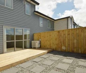 Modern 3BR Townhouse in Mangere Bridge - Photo 2