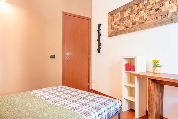 Via Santa Rita da Cascia, Milan, Lombardy 20143 - Photo 1