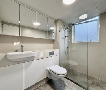 Sun-Drenched Apartment in the Heart of Double Bay - Photo 5