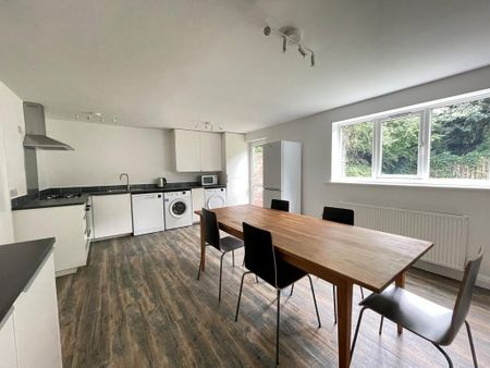 4 bedroom house to rent - Photo 3