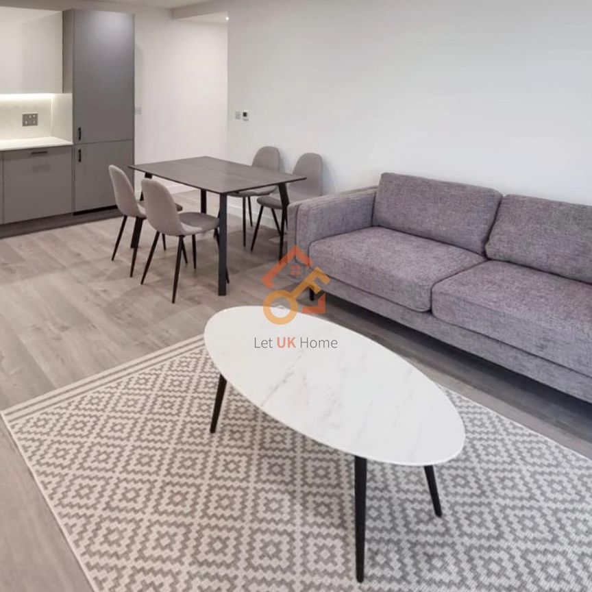 McMillan Residence, Creek Rd, London SE8 - Photo 1