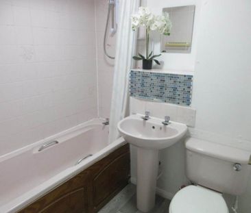 2 bedroom flat to rent - Photo 6