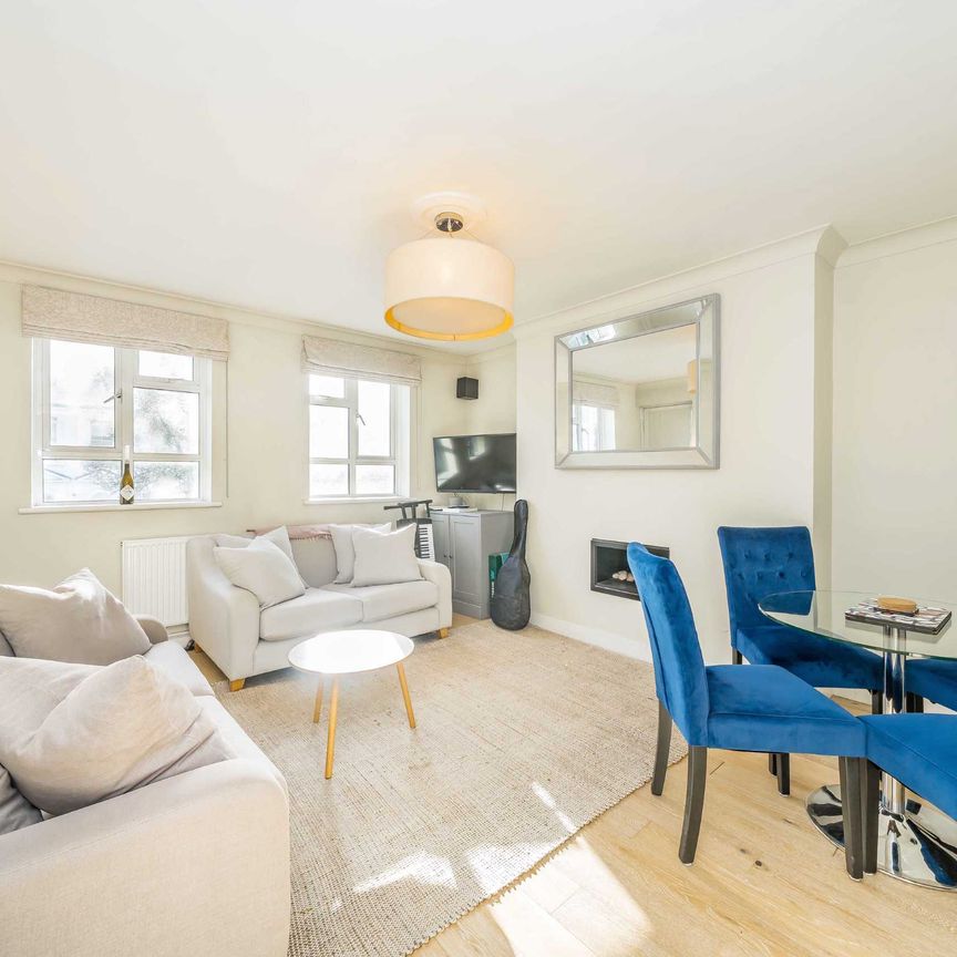 Galsworthy House, London, W11, London - Photo 1