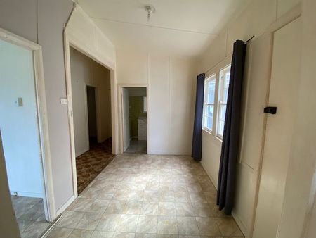 Home For Rent - Photo 5