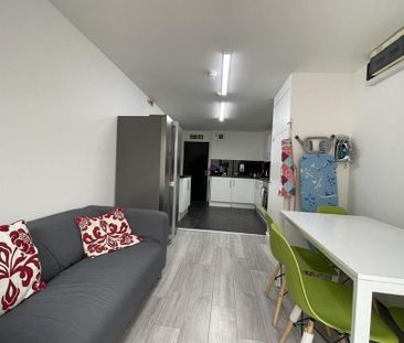 3 bedroom flat to rent - Photo 1