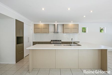 Immaculate Family Home with Pool & Solar!! - Photo 4